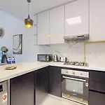 Primestay - Sleek 1Br In Gardenia Livings - Arjan
