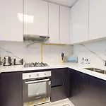 Primestay - Sleek 1Br In Gardenia Livings - Arjan